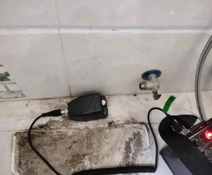 德兴屋顶漏水维修公司分享下卫生间漏水的危害及解决方法